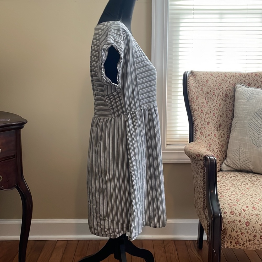 Adorable Striped Dress - Picture 2 of 5